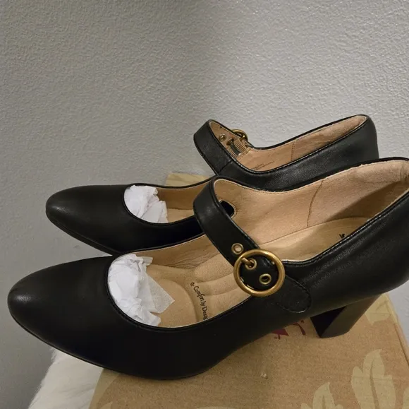 Sofft Petra Black Nappa Mary Jane Heels