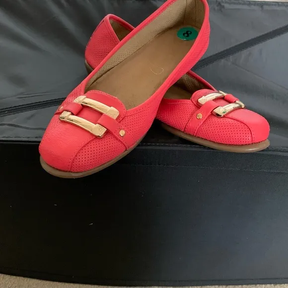 Soft Aerosol Leather Loafers with Gold Accents