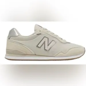 Sola Sleek New Balance Cream Sneakers - 9 - Great Condition