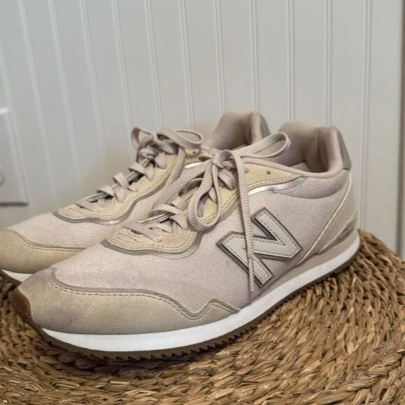 Sola Sleek New Balance Cream Sneakers - 9 - Great Condition