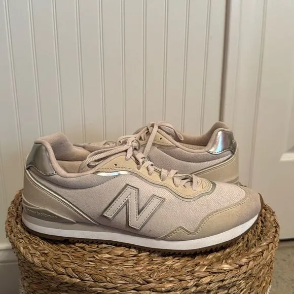 Sola Sleek New Balance Cream Sneakers - 9 - Great Condition