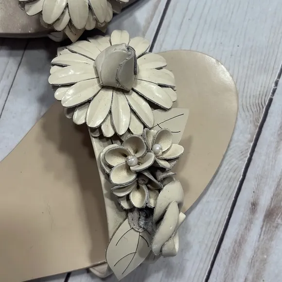 Sophia Webster Tan Floral &amp; Beads Toe Sandals Size 7