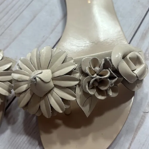 Sophia Webster Tan Floral &amp; Beads Toe Sandals Size 7