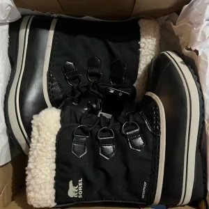 Sorel Black Yoot Pac Nylon Boots NEW in box