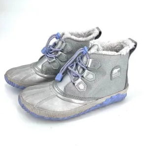 Sorel Disney big girl boots Silver Elsa Frozen Winter faux Sherpa lined Size 6