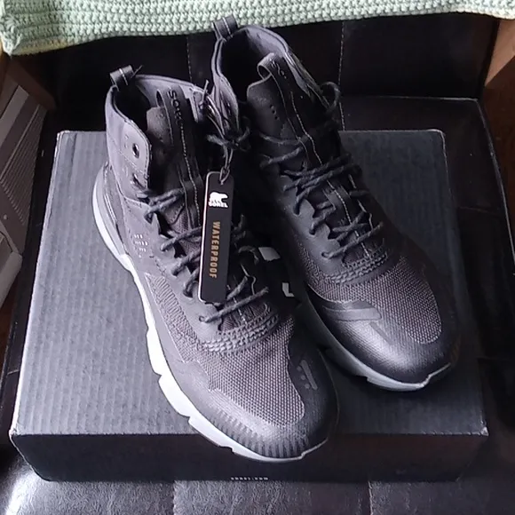 Sorel men's sneakers-NEW