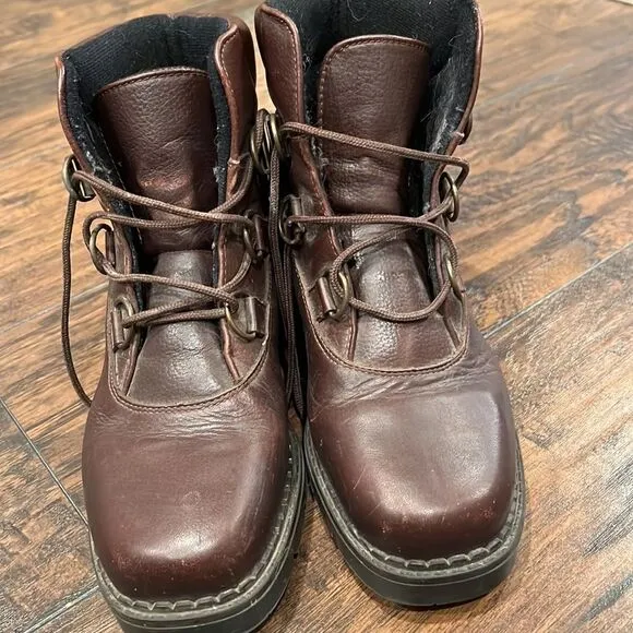 Sorel Sedona leather boots size 8 in EUC brown and black lace up combat boots