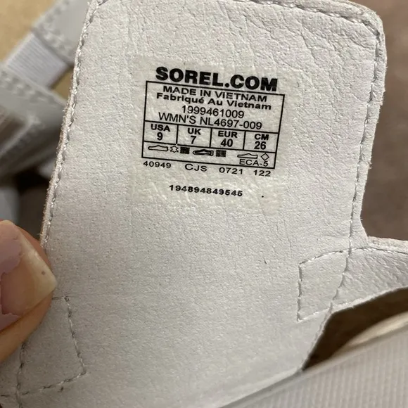 Sorel size 9 women’s Kinetic Impact sling sporty sandals