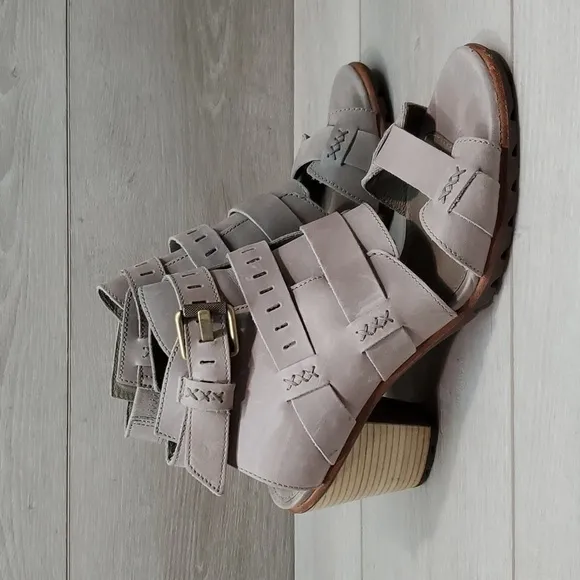 Sorel Women Nadia Buckle Kettle  Ankle Leather Heels Shoes sz 10
