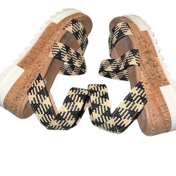 Steve Madden Black and Tan Women's Sandals Size 7 M