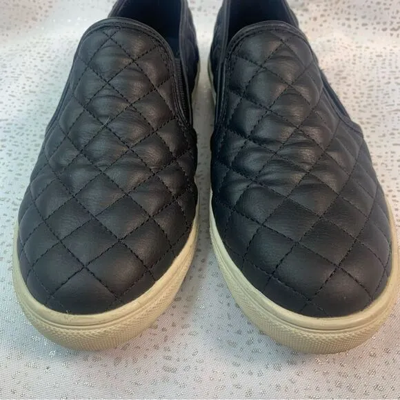 STEVE MADDEN ECENTRCQ BLACK Quilted Slip-on Sneaker Size 6