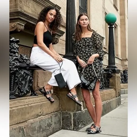 STEVE MADDEN GRAND AVE SANDAL BLACK PATENT