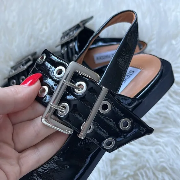 STEVE MADDEN GRAND AVE SANDAL BLACK PATENT