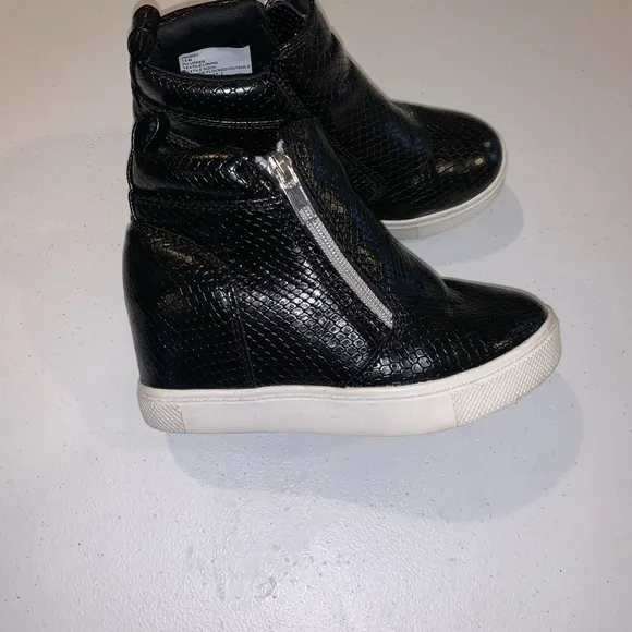Steve Madden Jwinny girls wedge sneakers heels- heel boot