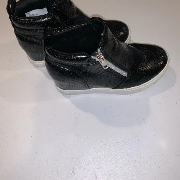 Steve Madden Jwinny girls wedge sneakers heels- heel boot