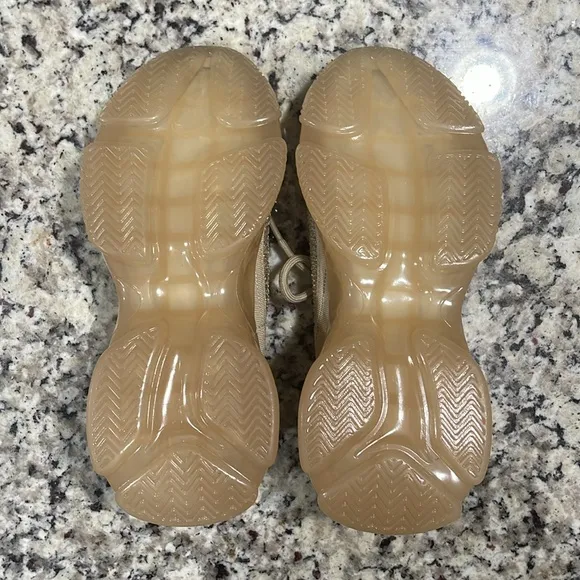 Steve Madden Maxima Sneakers Gold   Rhinestones Brand New Size 6M