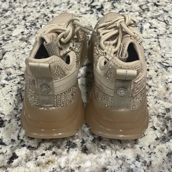 Steve Madden Maxima Sneakers Gold   Rhinestones Brand New Size 6M