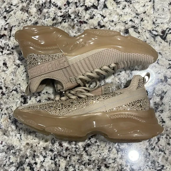 Steve Madden Maxima Sneakers Gold   Rhinestones Brand New Size 6M