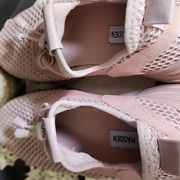 STEVE MADDEN Milo Size 7