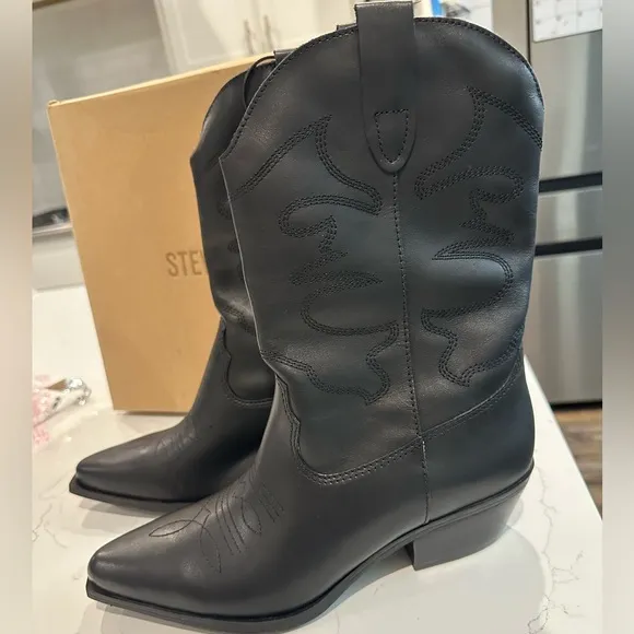 STEVE MADDENz BLACK BOOTS SIZE 9