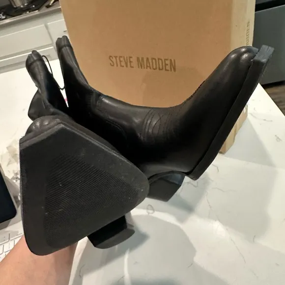 STEVE MADDENz BLACK BOOTS SIZE 9