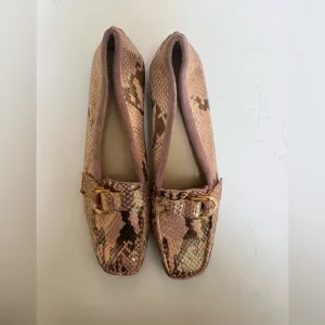 Stewart Weitzman Elegant Gold Snake Print Women's Loafers size 10
