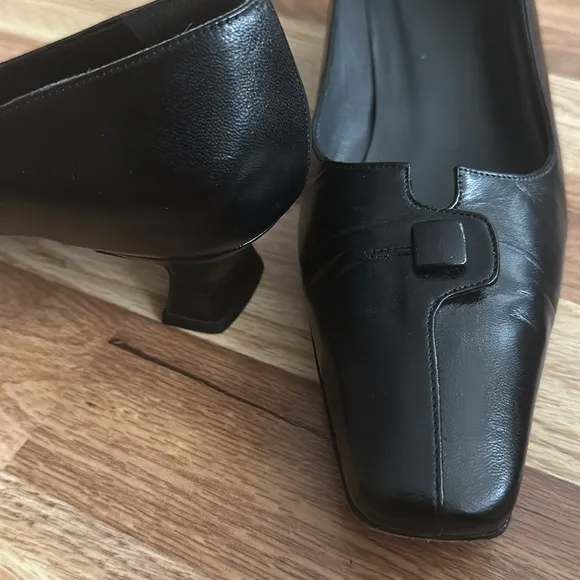 Stuart Weitzman, black leather heel shoes size 10