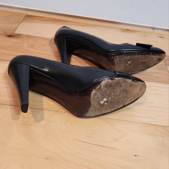 Stuart Weitzman Black Leather Women's Pump Heels size 9M