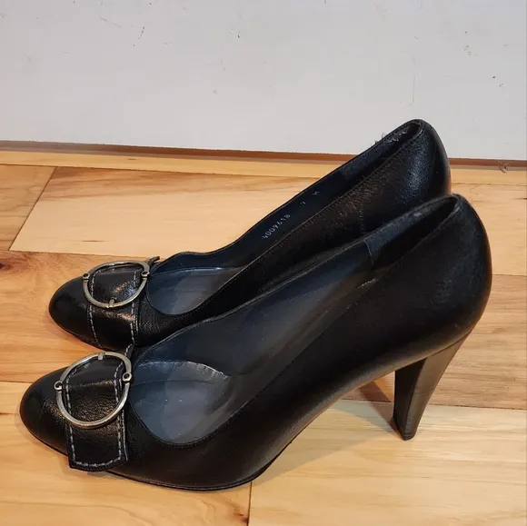Stuart Weitzman Black Leather Women's Pump Heels size 9M