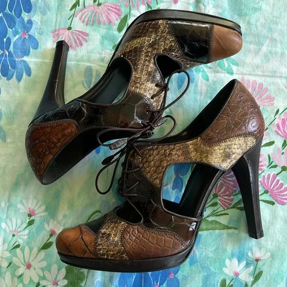 Stuart Weitzman Mixed Leather Tuxedo Lace Up Heels - 8 M (?)