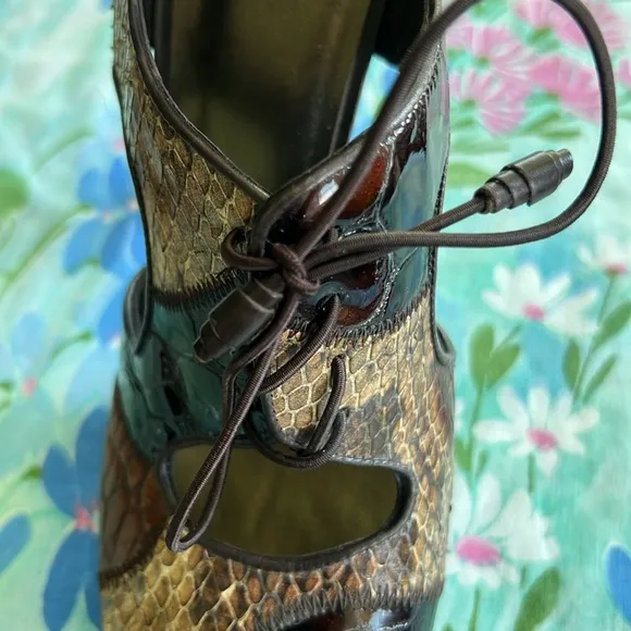 Stuart Weitzman Mixed Leather Tuxedo Lace Up Heels - 8 M (?)