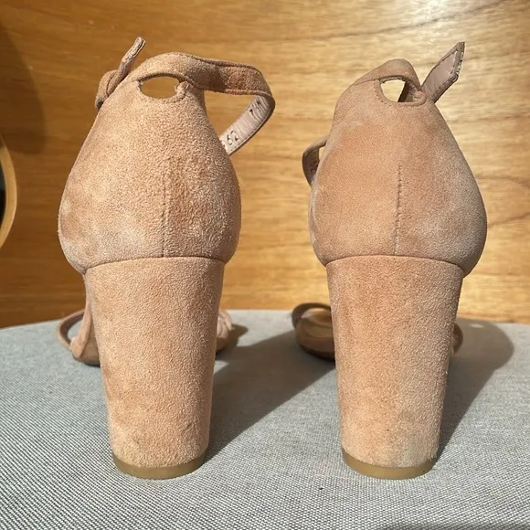 Stuart Weitzman Nearly Nude Dolce Suede Heels