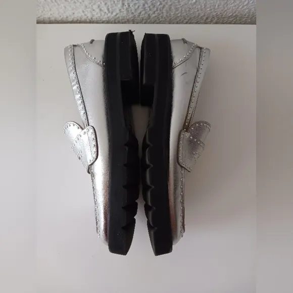 STUART WEITZMAN Parker Loafers Medium Silver Leather Metallic size 9