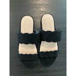 STUART WEITZMAN SANTORINI SCALLOP‎ SLIDE SANDAL