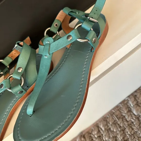 Stunning Color Unique Frye Sandals 8M 30%off
