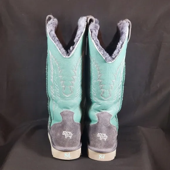 Super Lamb Boots NWOT'S