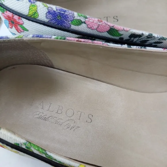 Talbots Umbra Butterfly Floral Botanical Ballet Flat Sandals Size 7B