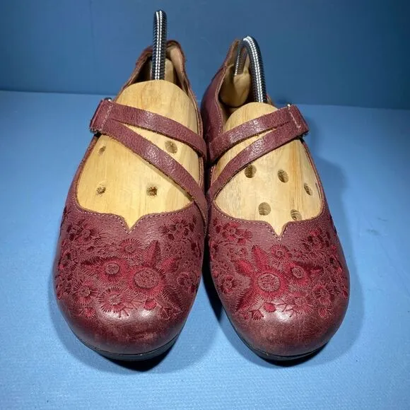 Taos Wish Womens Deep Red Leather Slip On Embroidered Mary Jane Shoes Size 39-8