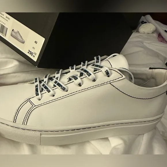 THE KOOPLES white sneakers size 40 NEW IN BOX 9-9.5. See  chart French sizing