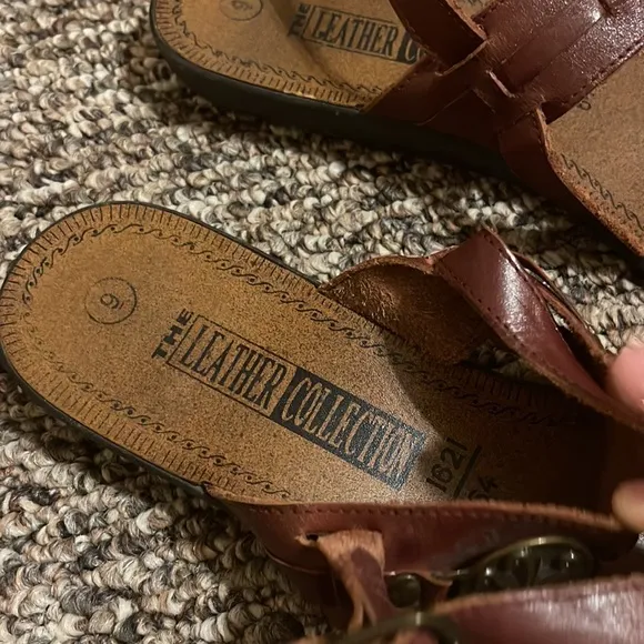 The Leather Collection woman’s sandals