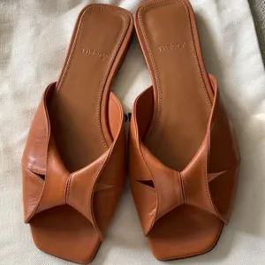 Theory Tan Leather Sandals