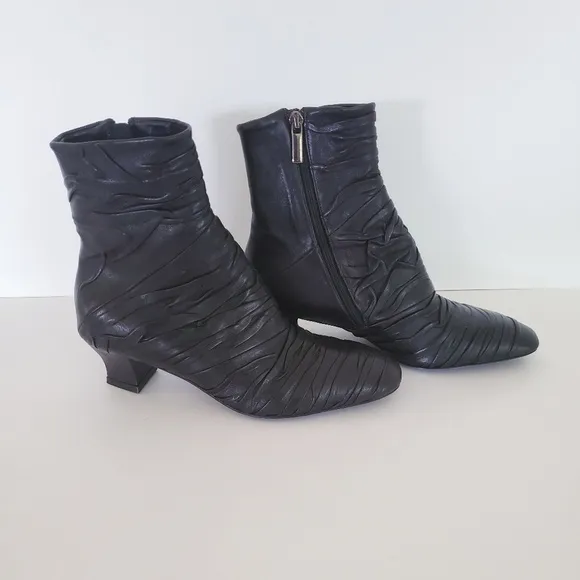 Thierry rabotin black boots