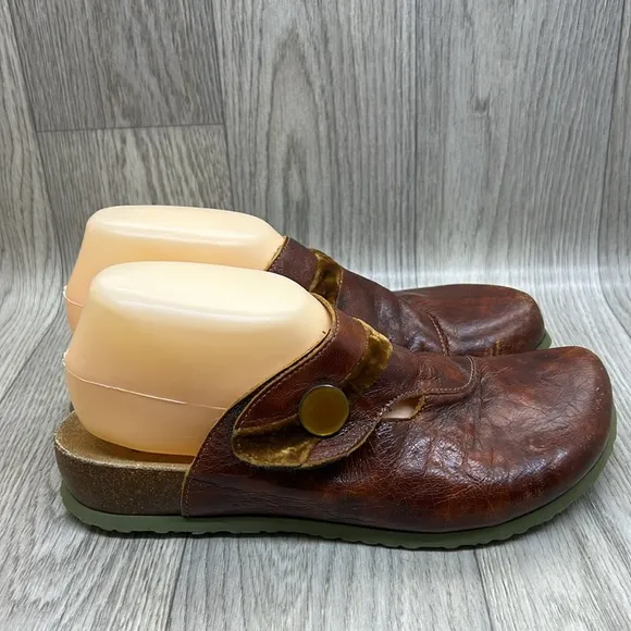 THINK! Slip on Leather Mules