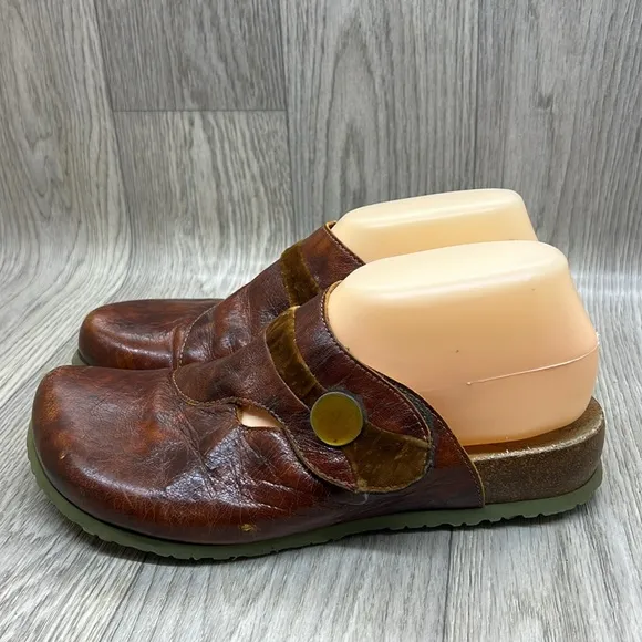 THINK! Slip on Leather Mules