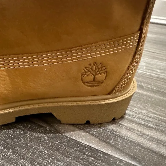 Timberland boys boots, NWOT, size 2.5
