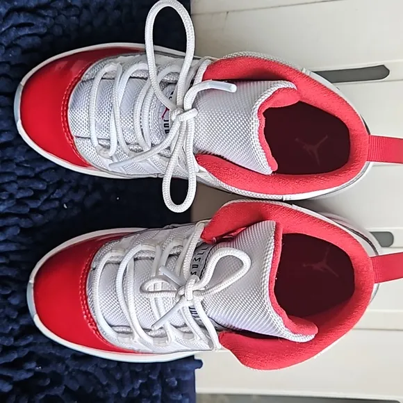Toddler Jordan 11 cherry red