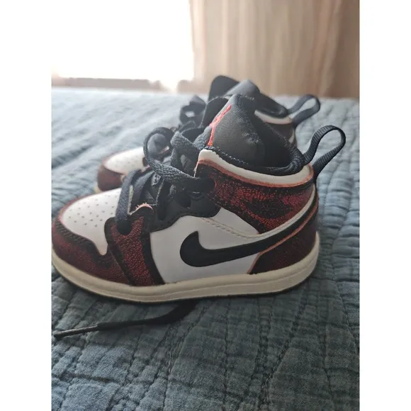 toddler Nike shoes size us 6C unisex