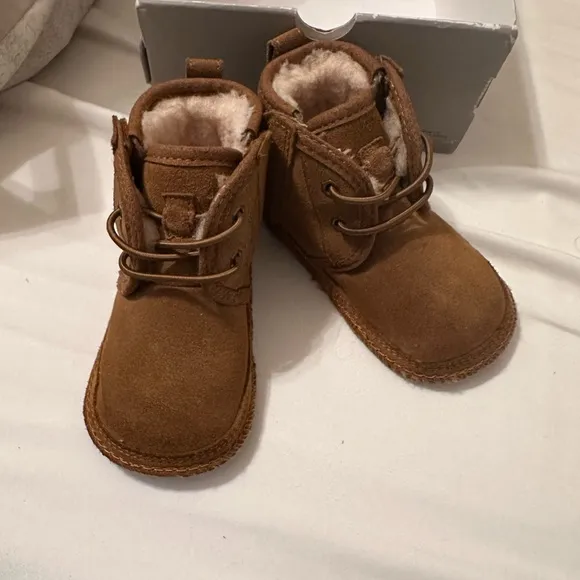 Toddler Ugg Boots (4/5c)