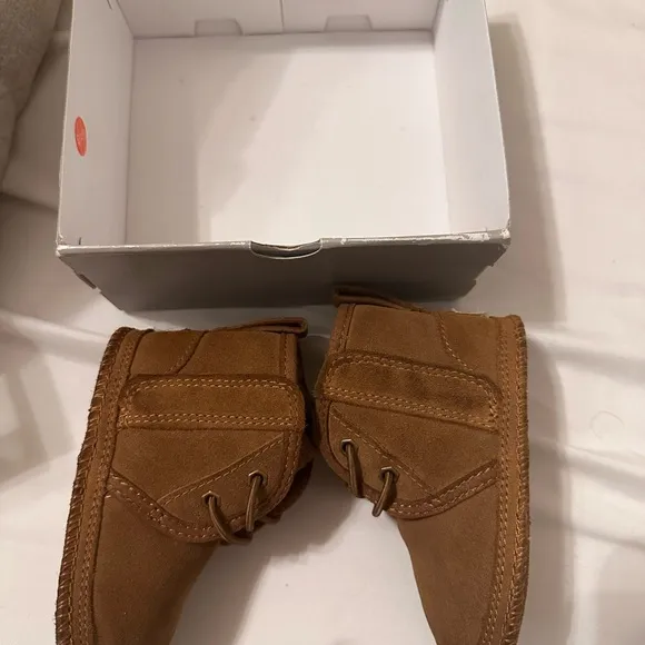 Toddler Ugg Boots (4/5c)