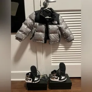 Toddler unisex North face coat